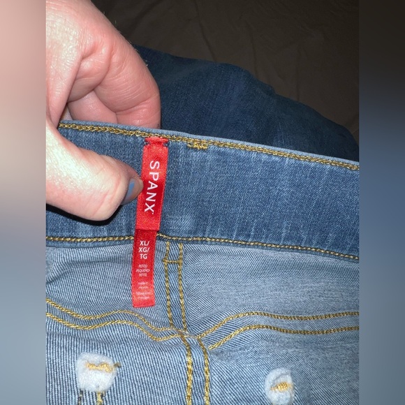 Spanx Pull-on Flare Leg Shaping Jeans in Women’s XL Petite - Picture 3 of 5